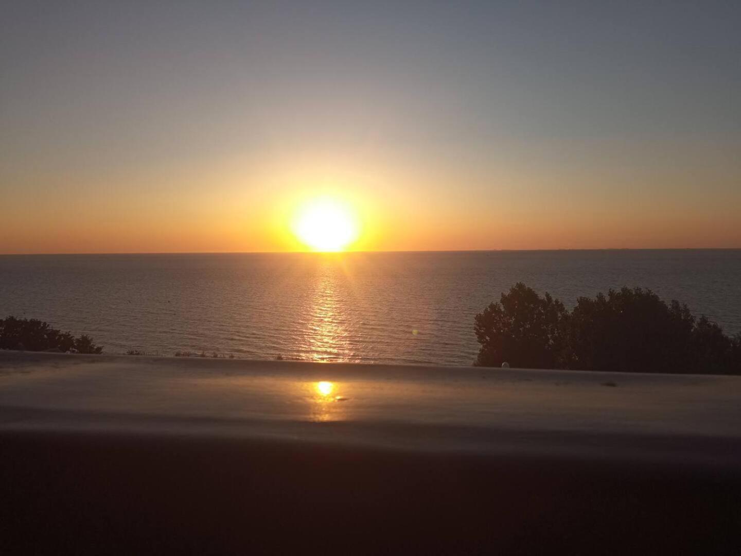 Appartement 45M2 - Proche Deauville - Vue Mer Bénerville-sur-Mer Eksteriør bilde