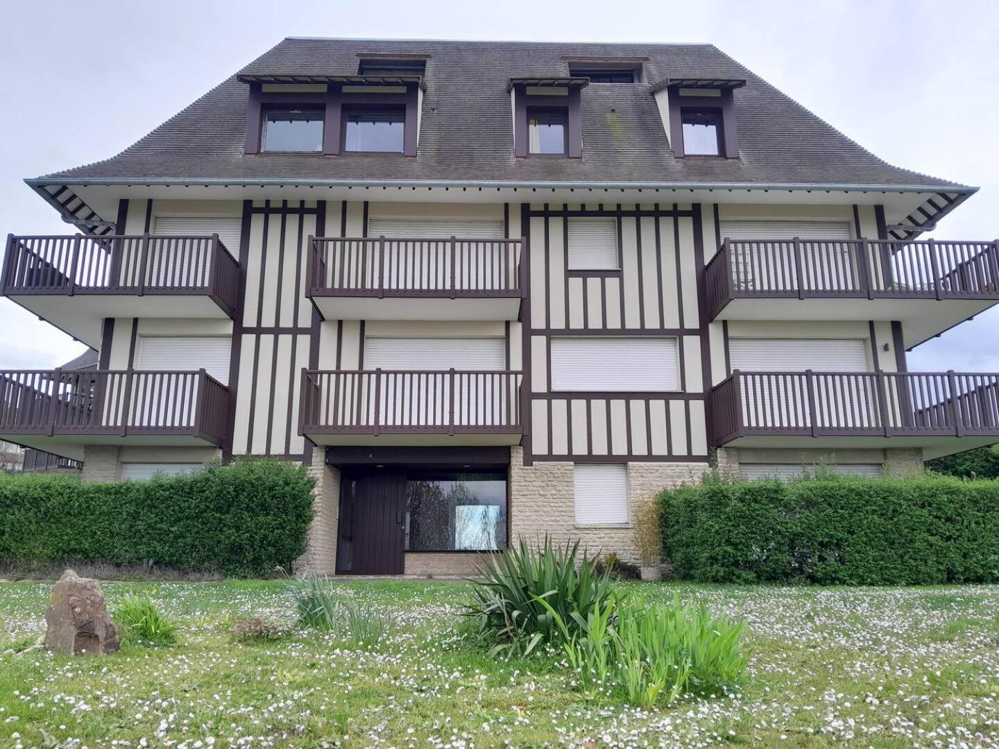 Appartement 45M2 - Proche Deauville - Vue Mer Bénerville-sur-Mer Eksteriør bilde